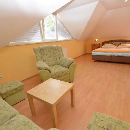 Comfortable Detached House With Large Garden Villa Klokoci Eksteriør bilde